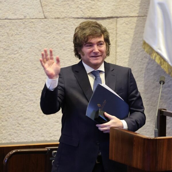 Milei disertó en el Parlamento de Israel y confirmó que en 2026 mudará la Embajada a Jerusalén