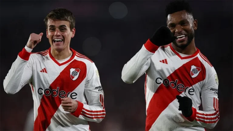 River se mide con Monterrey, en busca de un triunfo que lo meta en los octavos de final del Mundial de Clubes