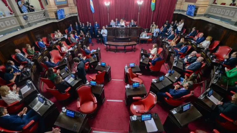 El Senado bonaerense aprobó las reelecciones indefinidas para legisladores