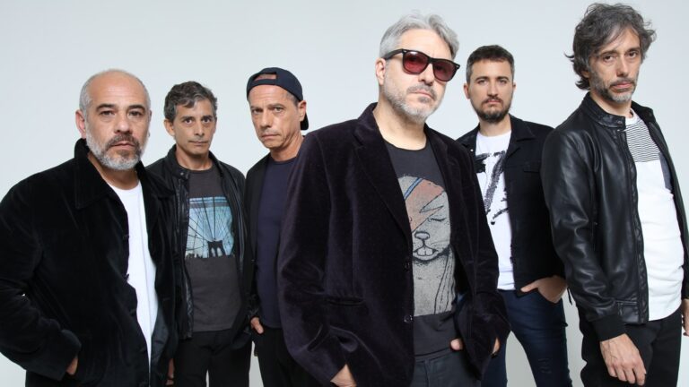 Estelares se prepara para subirse al escenario del Teatro Vorterix
