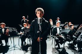 Trueno llega al Teatro Coliseo con una orquesta sinfónica