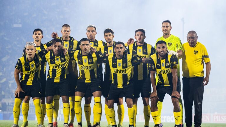 Aerolíneas Argentinas criticó la conducta de Peñarol en pleno vuelo hacia Buenos Aires