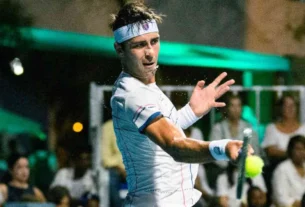 Gran triunfo de Etcheverry para meterse en los cuartos de final del ATP 250 de Estocolmo