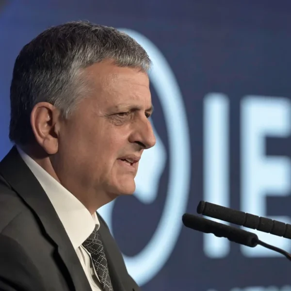 Horacio Marín dijo que YPF no tocará el precio de los combustibles