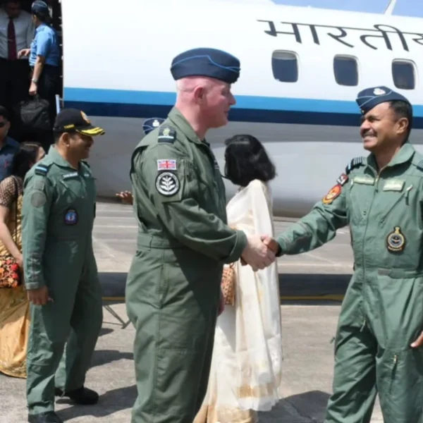 El jefe de la Fuerza Aérea británica ratificó que la defensa de Malvinas es «innegociable»